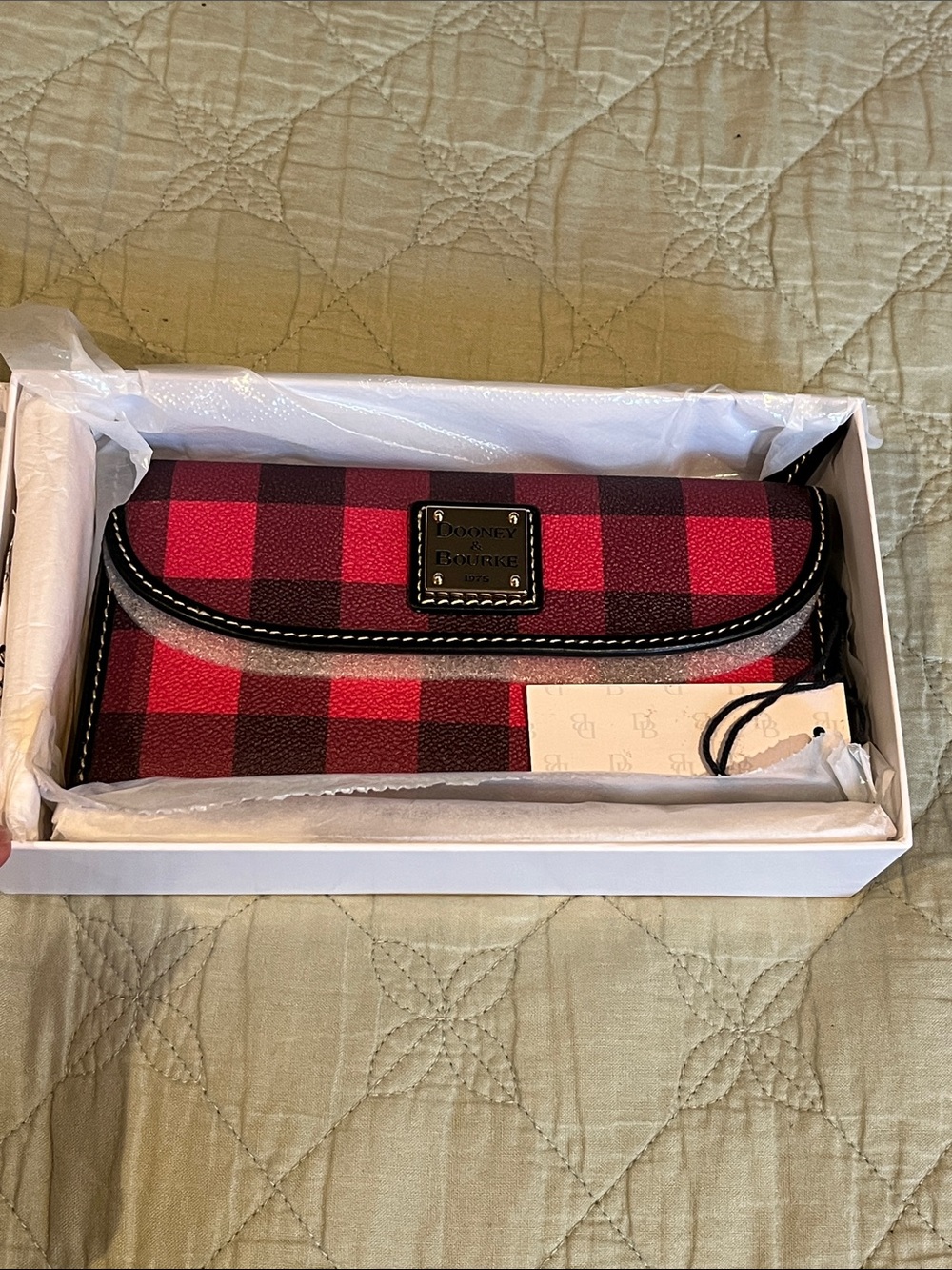 NWT, Dooney & Bourke Red and Black Buffalo Check Tucker Continental Walletโค๏ธ๐ค